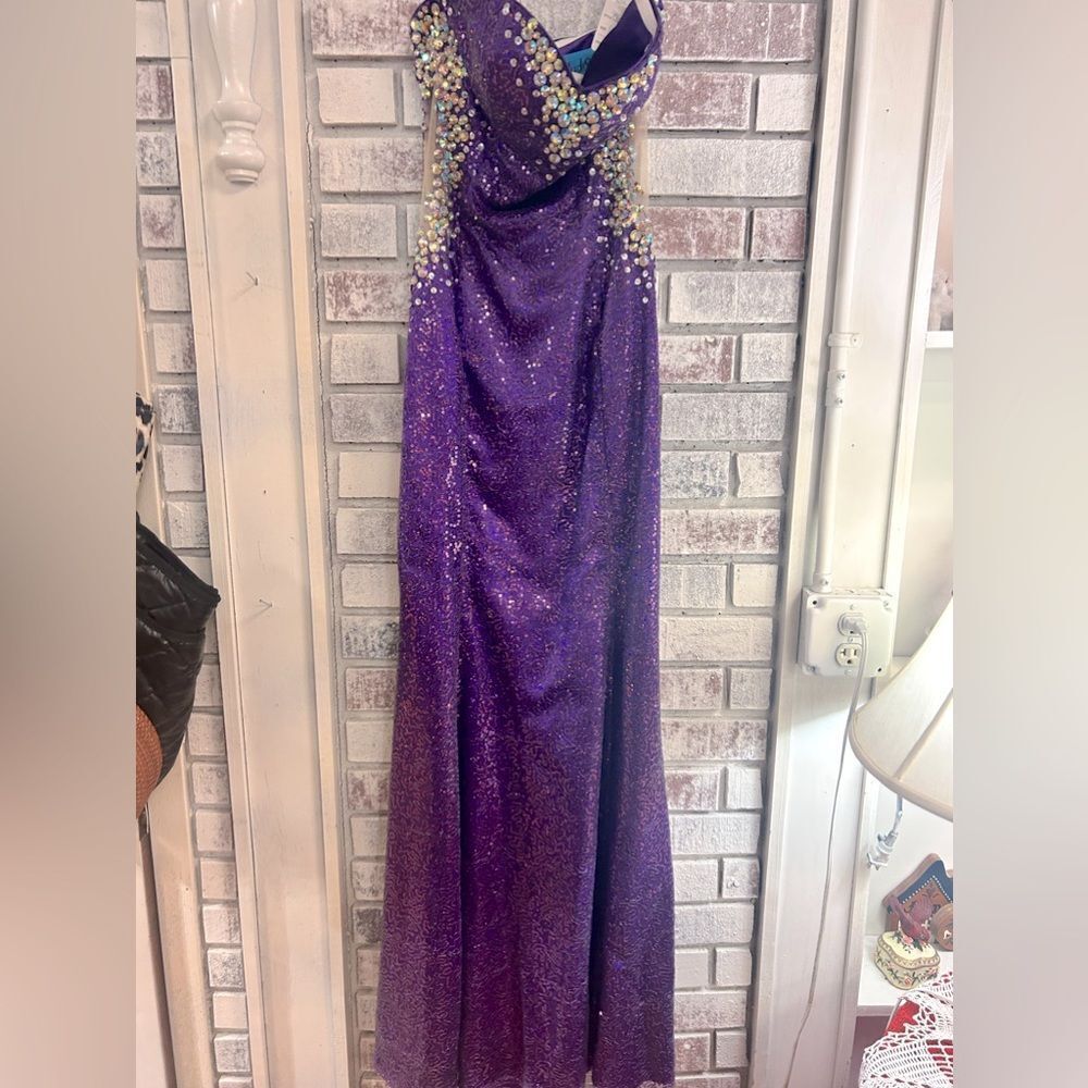 🛍️ Studio 17 Ladies Size 4 Purple Prom Dress/Yellow Gems